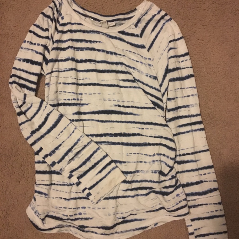 Long sleeve maternity shirt